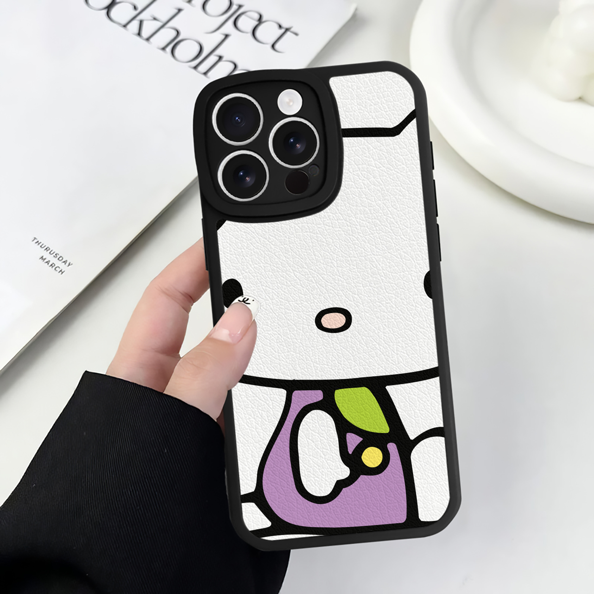 （画像用） Hello Kitty ハローキティ 【iPhone 16シリーズ対応】シリコンスマホケース（レザー調） 材質：シリコン